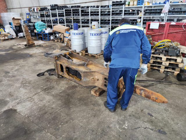 ТОП-3 неисправностей гидромолотов, с которыми можно справиться самостоятельно